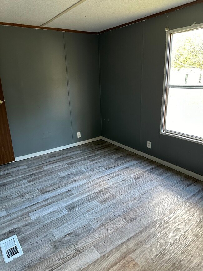 Photo - 3 bed 2 bath Mobile Home