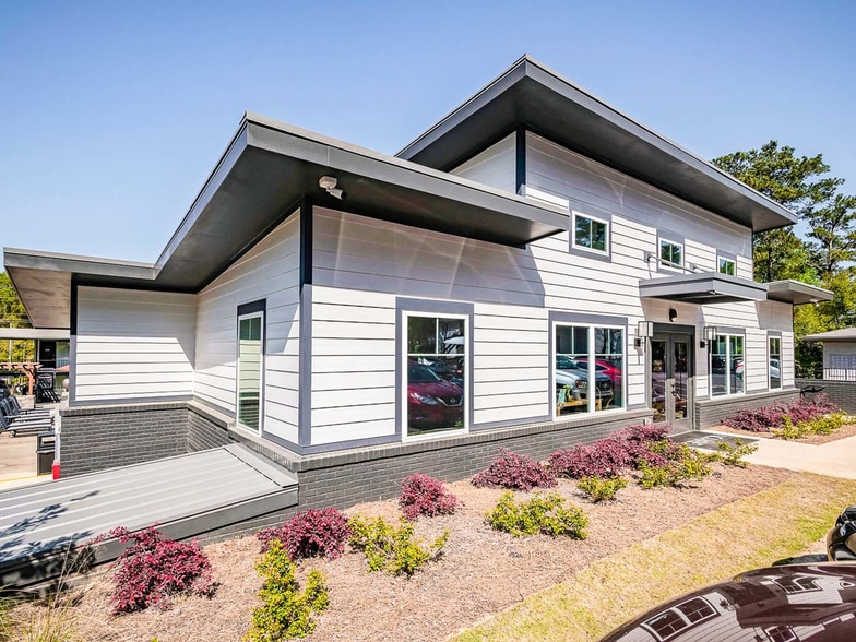Leasing Center