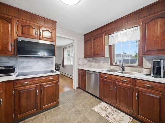 Photo - 173 Colonial Dr