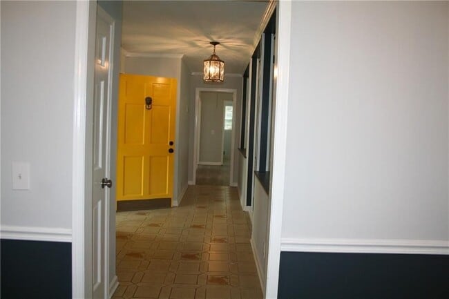 Photo - 2075 Pinewood Dr