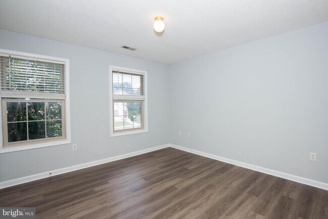 Photo - 24 Judges Ct