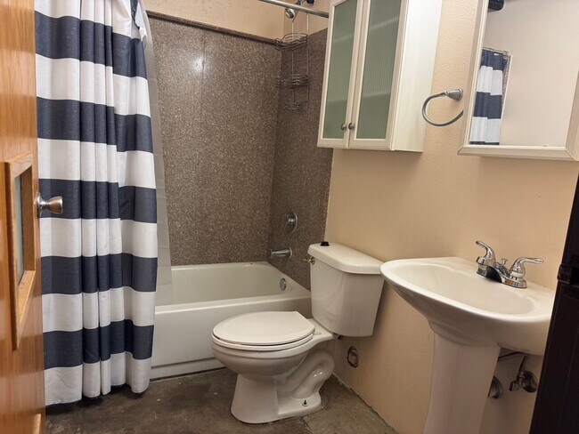 Photo - University/Nob Hill Studio