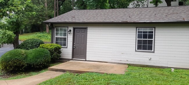 Building Photo - 2 Bedroom house located in Historic St. Elmo's Lookout Village