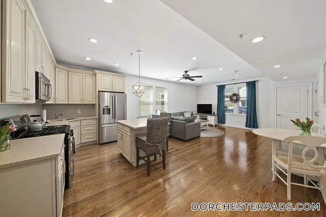 37 Coffey St Unit 2