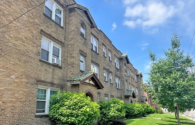 Building Photo - 415 Probasco St Unit 415-16