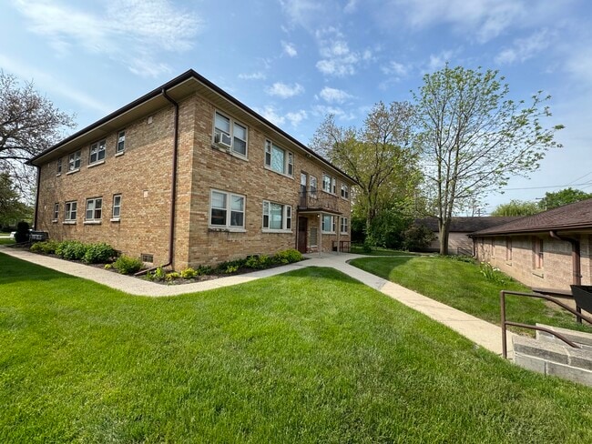 Photo - Forest Home 8 Unit Unit 1