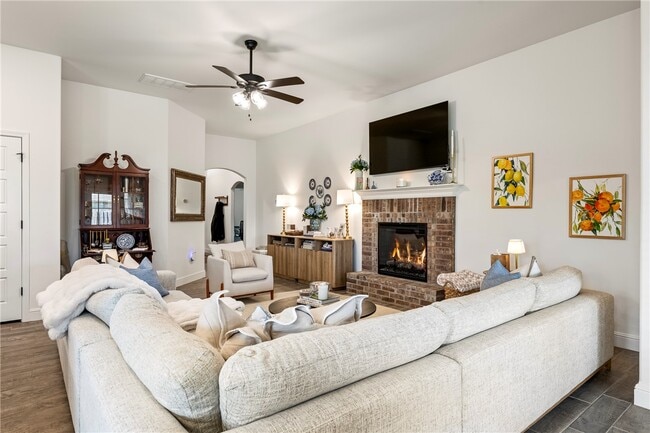 Photo - 2402 Armstrong Ln