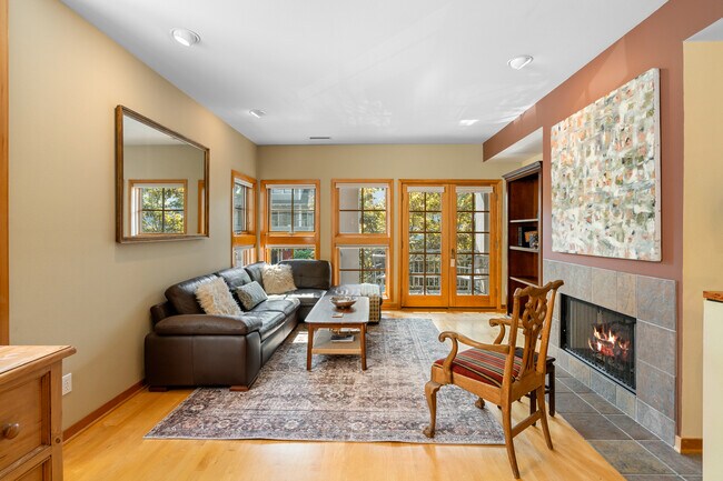 Photo - 2537 NW Upshur St