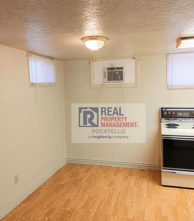 Photo - 791-793 McKinley Ave Unit 791 1/2 McKinley