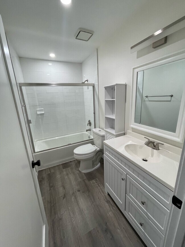 Photo - 5743 Klump Ave