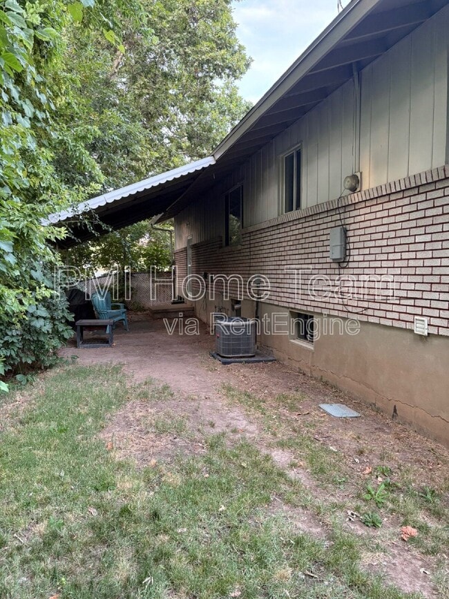 Photo - 3165 Jackson Ave