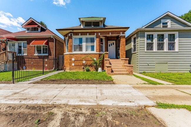 Photo - 7008 S Oakley Ave
