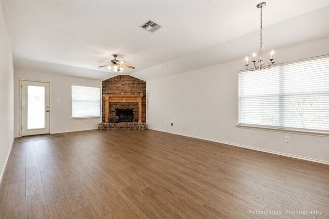 Photo - 701 Orchid Blvd