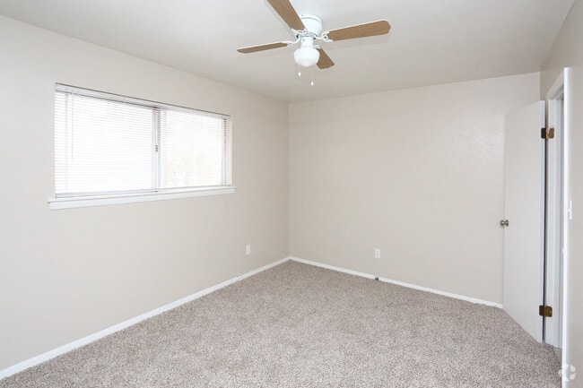 1BR, 1BA Junior - 586SF - Bedroom