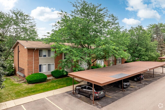 Six Trails Apartments - Six Trails Apartments - Saline, MI