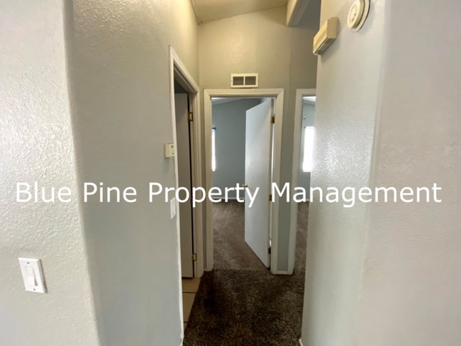 Photo - 705 Eve Dr