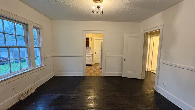 3037 Algonquin Pkwy