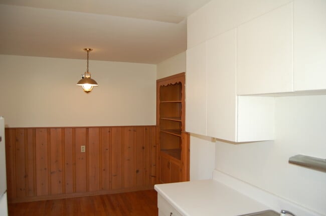 Photo - 2927 Linwood Ave