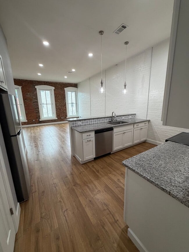 Photo - 616 Main St Unit 616 MAIN STREET  B