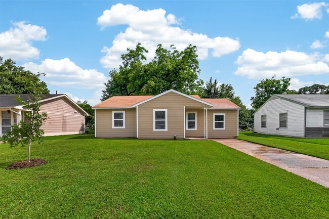 Photo - 3922 Alsace St