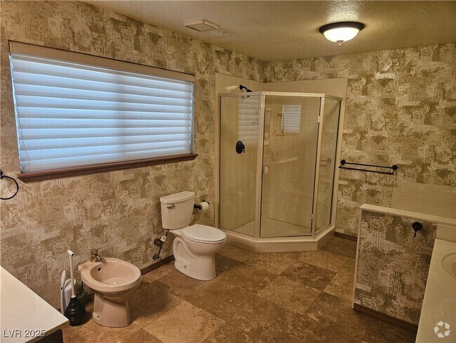 Building Photo - 7733 Radcliff St Rental