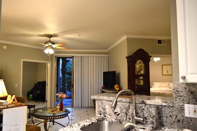 Photo - 1701 E Colter St Unidad 188