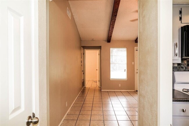 Photo - 308 Golden Oaks Dr