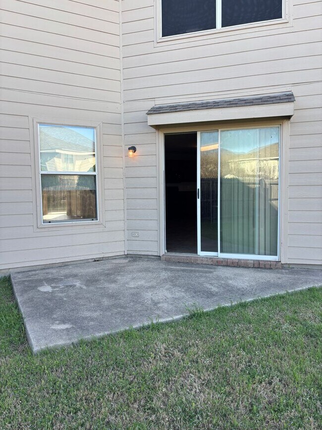 Photo - The Perfect Blend of Space & Location – 3 Beds Near Alliance