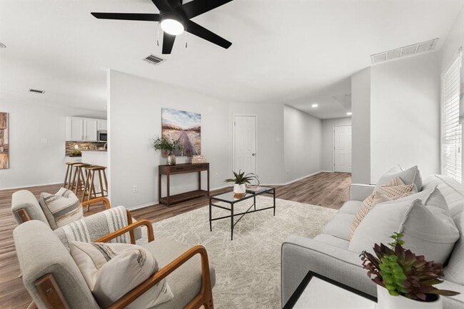 Photo - 1401 Wheatfall Ln