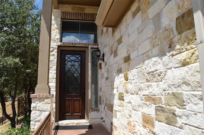 Photo - 504 Hummingbird Ln