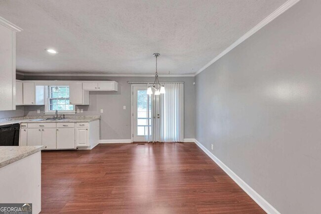 Photo - 115 Elizabeth Way