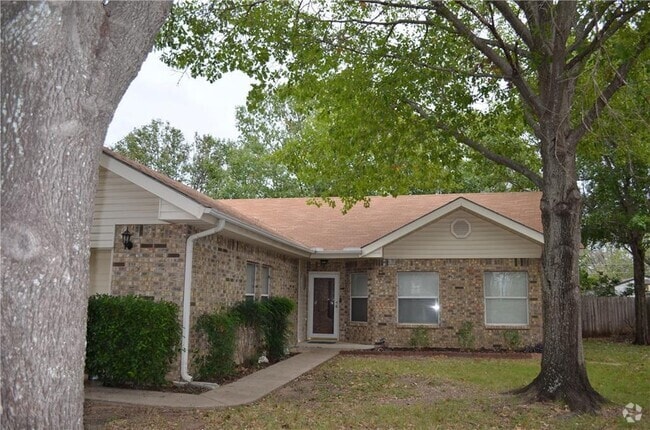 Building Photo - 1803 Sunset Dr Rental