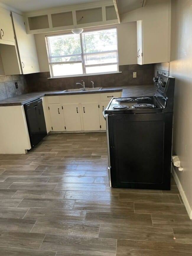 Photo - April Move In