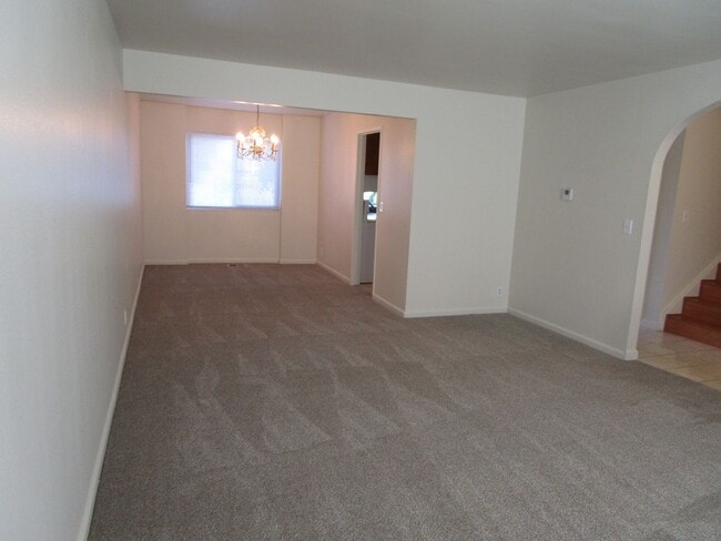 Photo - 812 Briarwood Ct