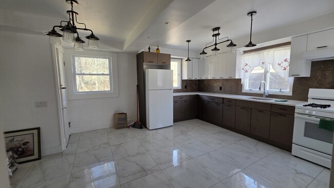 Photo - 208 Glenmere Rd