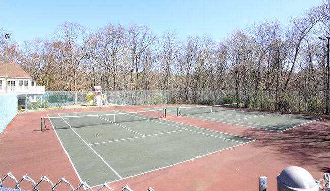 tennis courts - ARIUM at Greenwich Oaks