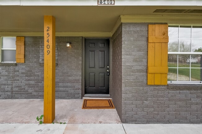Photo - 25409 Pebble Dr