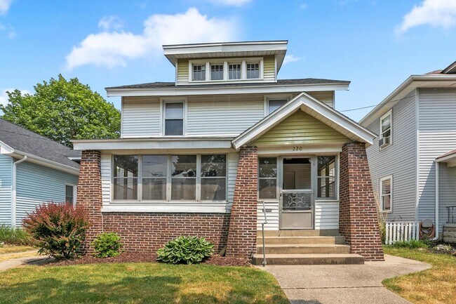 Photo - 220 Valley Ave SW