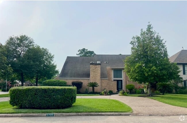 Building Photo - 6726 Saffron Hills Dr Rental