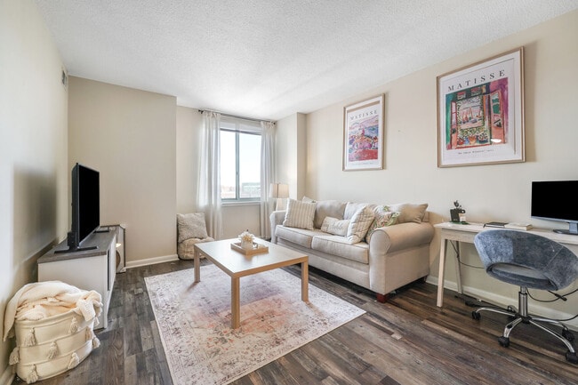 Photo - 851 N Glebe Rd