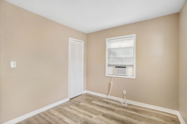 Photo - 2 bedroom 1 bath with porch