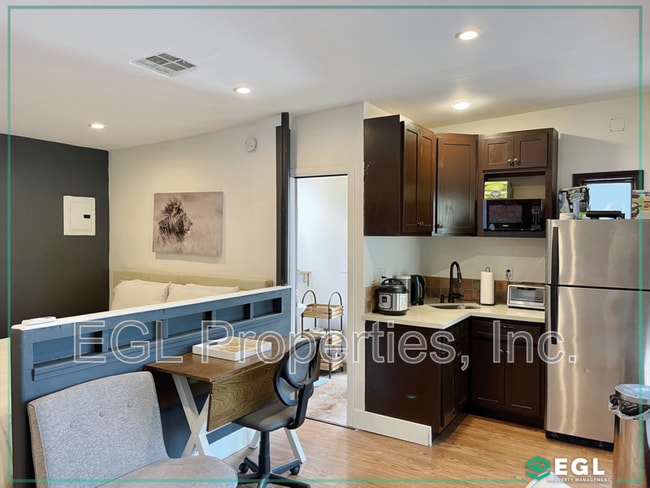 Photo - 6657 Lindenhurst Ave Casa