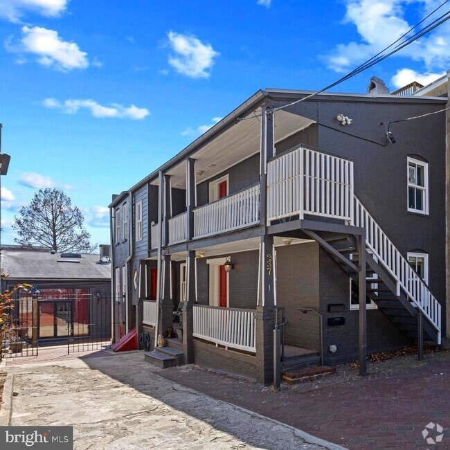 Building Photo - 337 E Hamburg St Rental