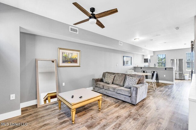 112 E Orchard Loop