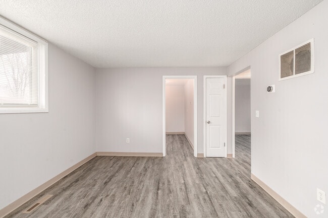 Small 1BR, 1BA - 520SF - Living Room