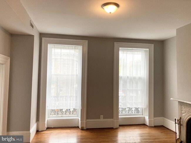 Photo - 1338 Wisconsin Ave NW