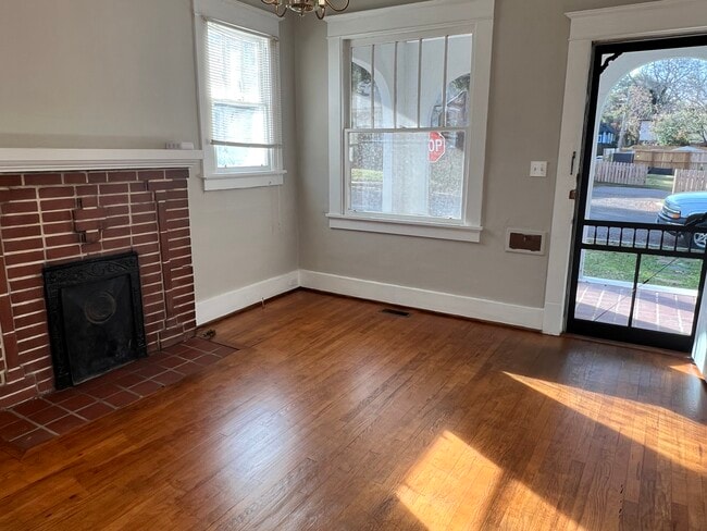 Photo - 1410 Heath St