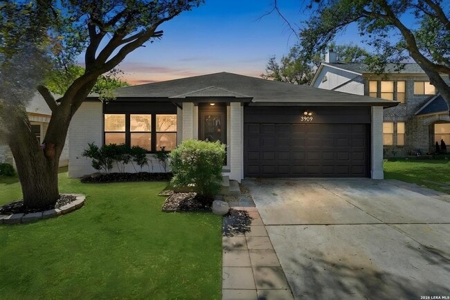 Building Photo - Property For Rent!