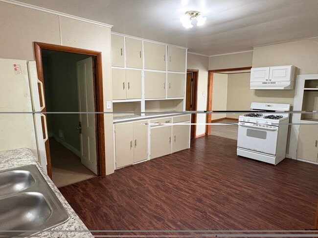 Building Photo - 162 Sunset Dr Unit 101
