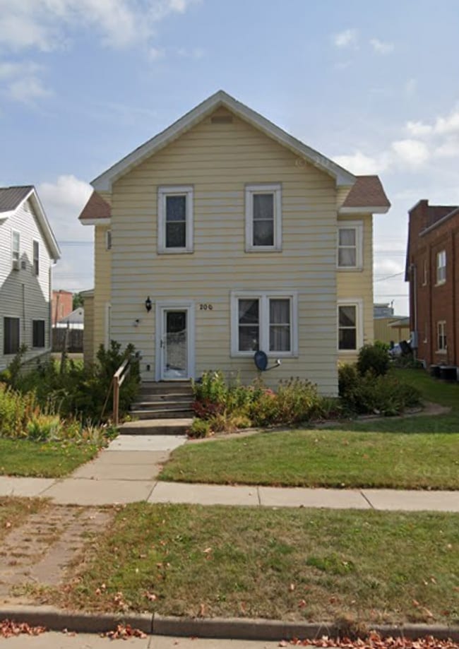 Building Photo - 200 N Lincoln St Unit 2 Rental